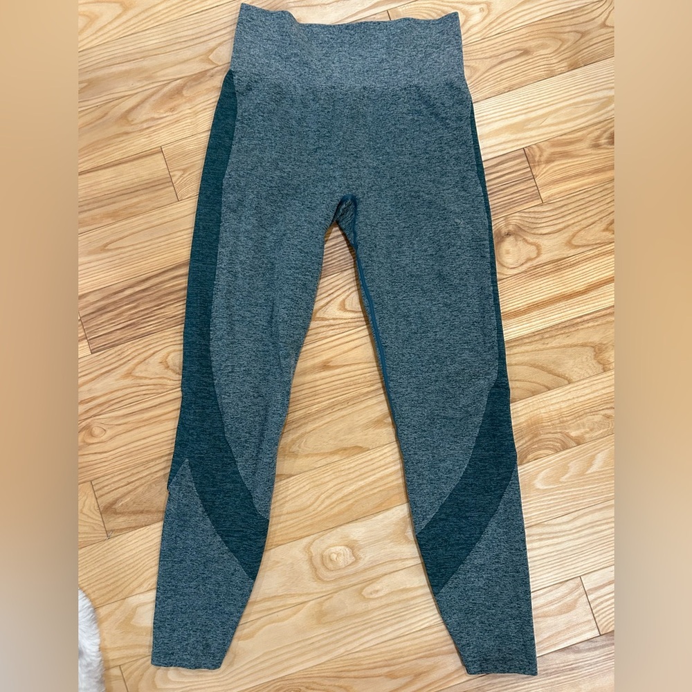 Avia Women's Gray and Black Leggings